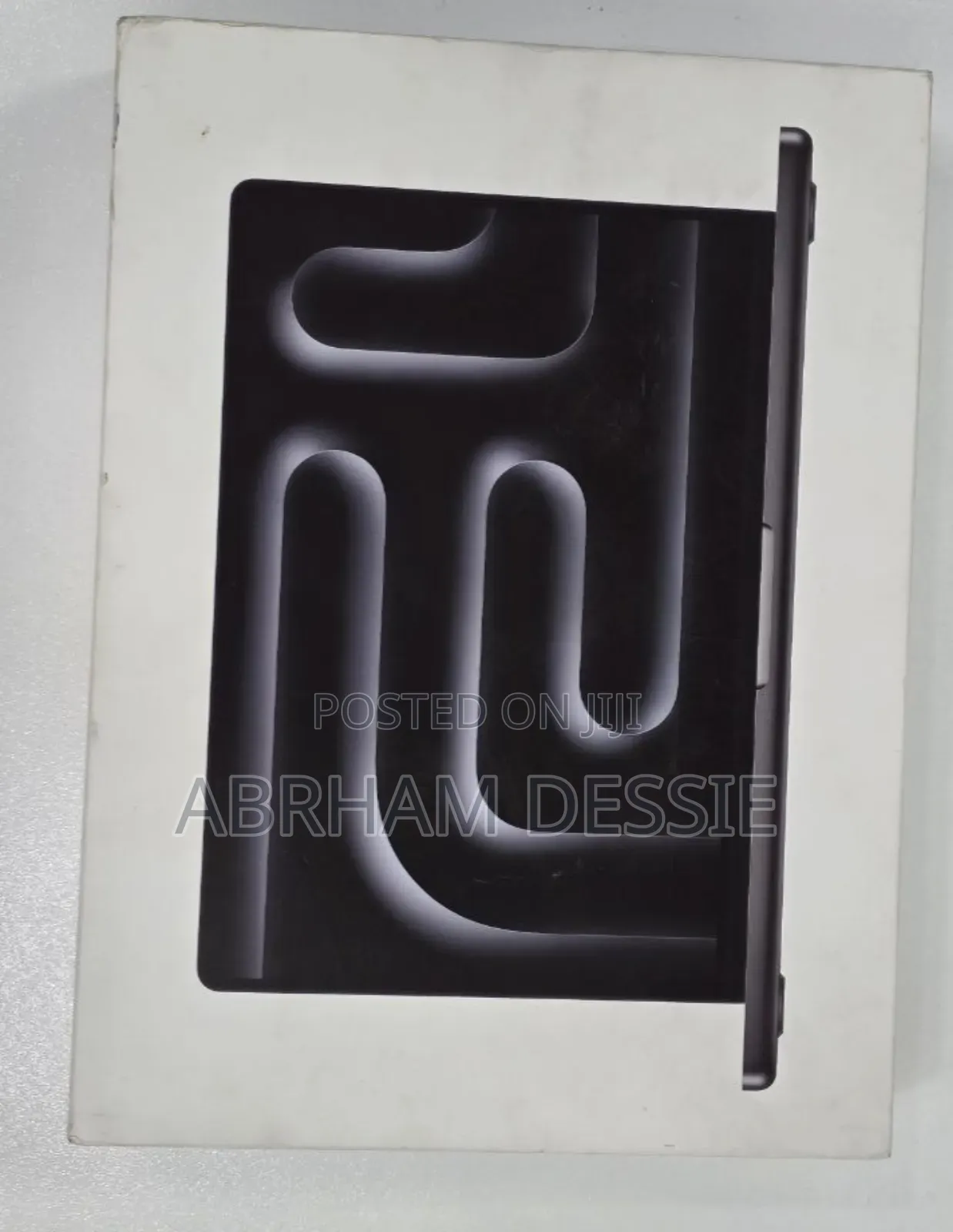 New Laptop Apple MacBook Pro 2024 M4 Max 14-Inch 16GB SSD 512GB