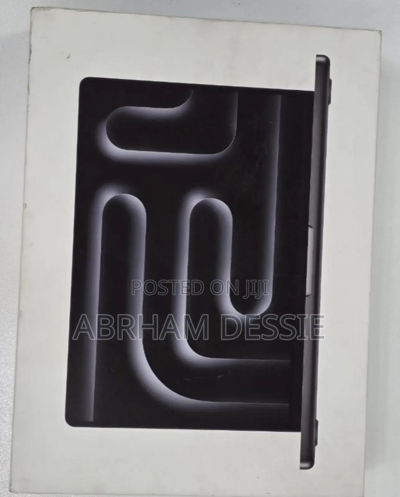 New Laptop Apple MacBook Pro 2024 M4 Max 14-Inch 16GB SSD 512GB