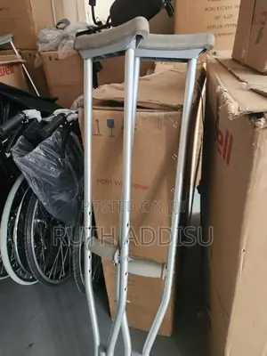 Photo - Crutches懲罰medical Bilateral Axillary Crutches然而crutches New