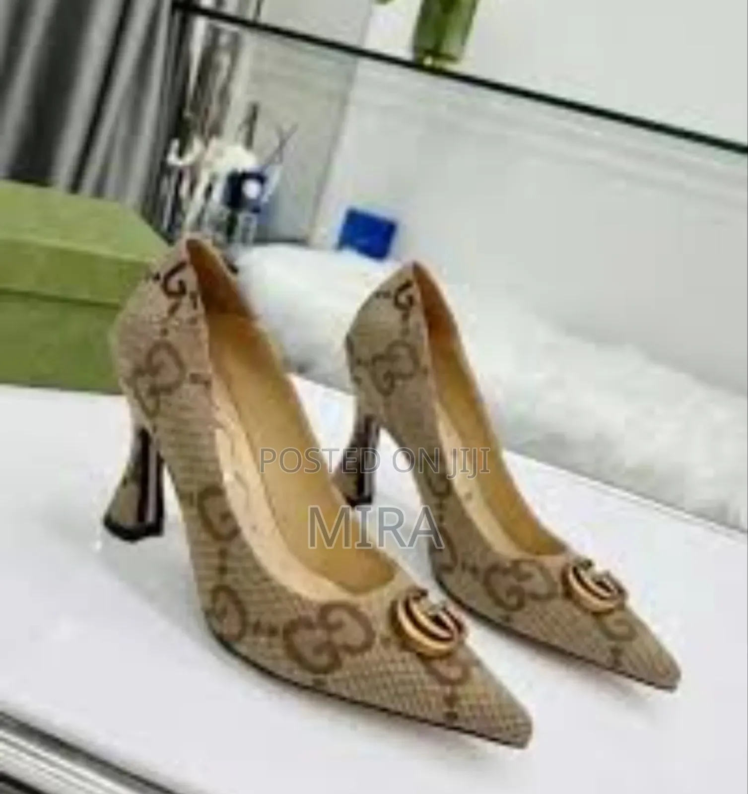 Guess Pointed Shoe