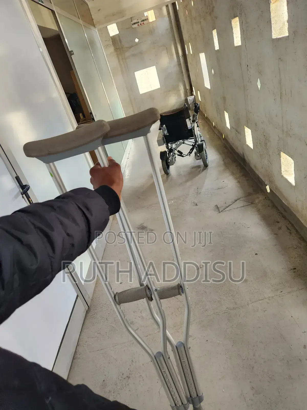 Axillary Bilateral Crutches朱紅axillary Bilateral Crutches