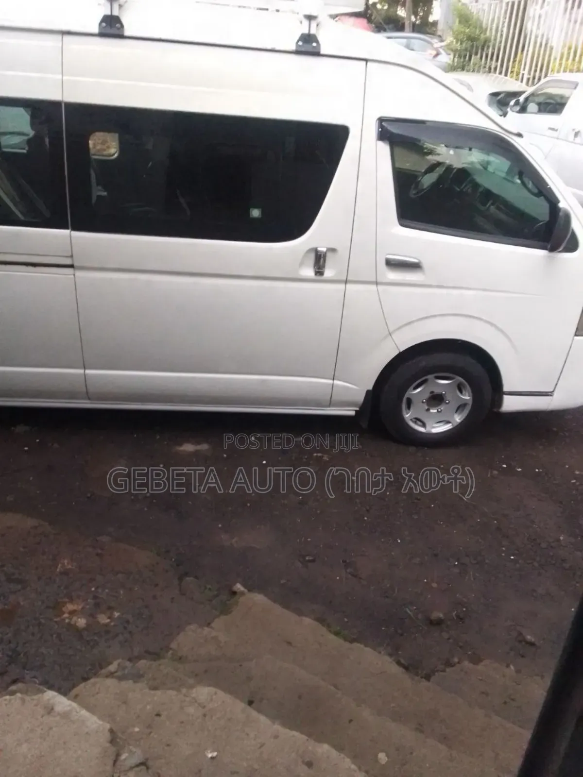 Toyota HiAce 2017 White
