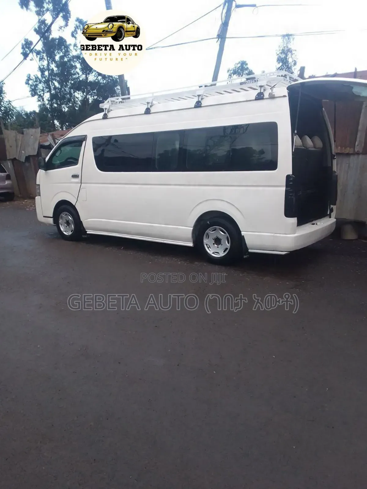 Toyota HiAce 2017 White