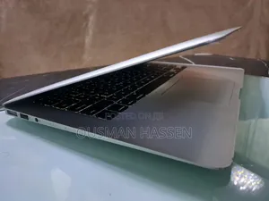 Photo - Laptop Apple MacBook 2015 4GB Intel Core I5 SSD 60GB