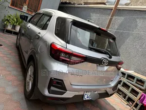 Toyota Raize 2023 Silver