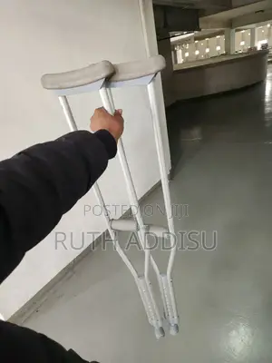 Photo - Crutches晝好axillary Bilateral Crutches朱諾axillary Crutches New