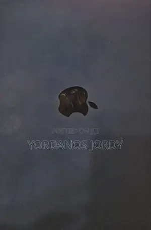 New Laptop Apple MacBook Air 2022 M2 8GB Intel Core i7 SSD 256GB