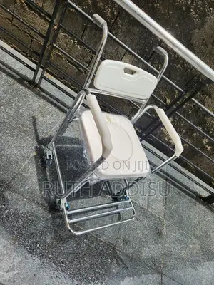 Commode Four Wheel Wheelchair段考commode Wheelchair Medical