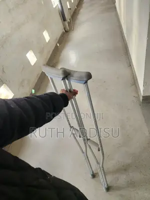 Photo - Crutches衹我axillary Bilateral Crutches朱諾axillary Crutches