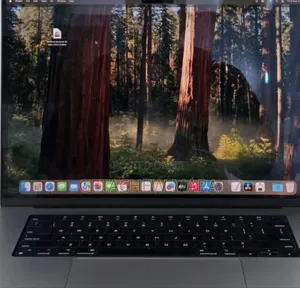 New Laptop Apple MacBook Pro M1 16GB Intel Core I5 SSD 512GB