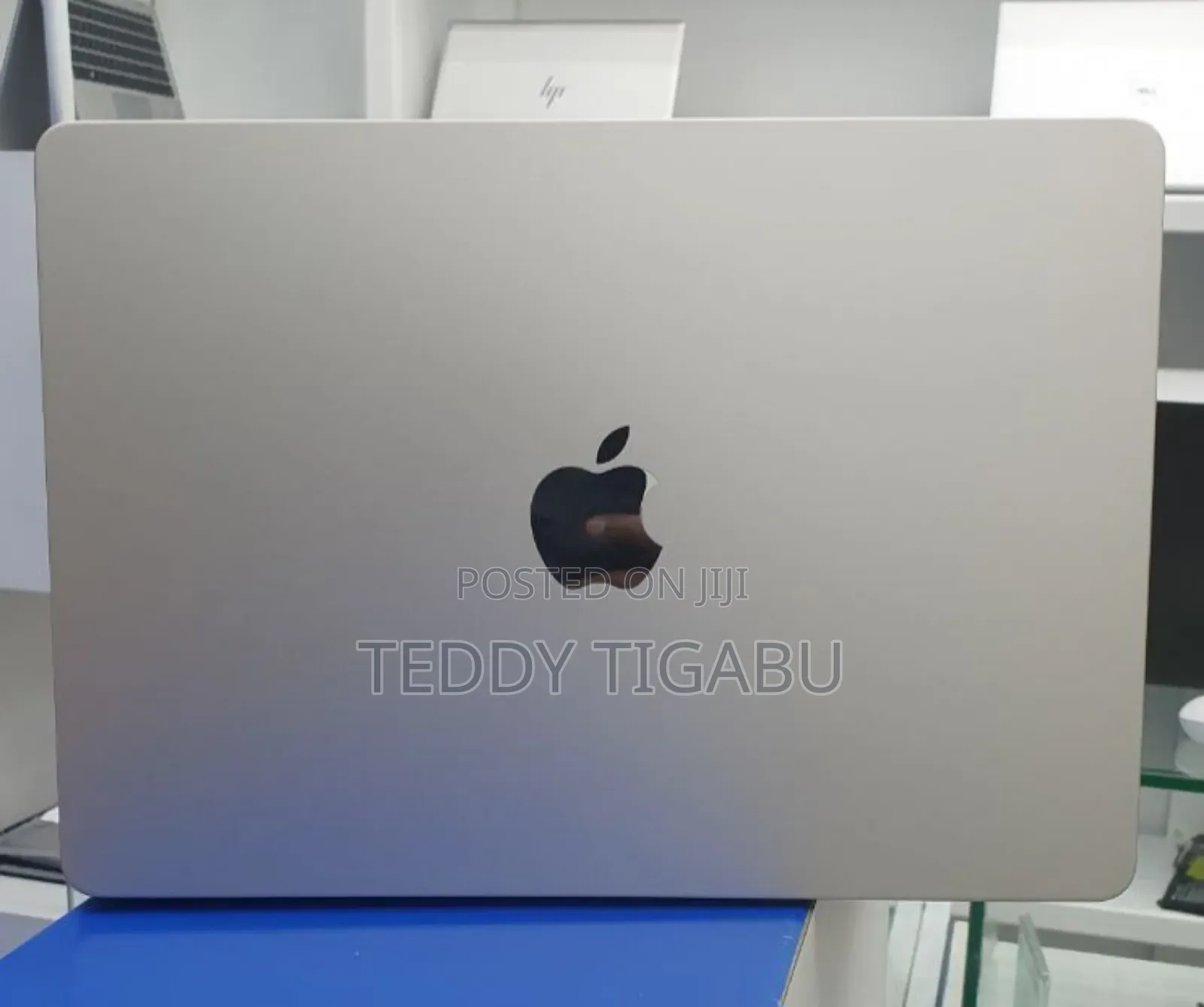 New Laptop Apple MacBook Air 2024 M3 13-Inch 16GB SSD 512GB