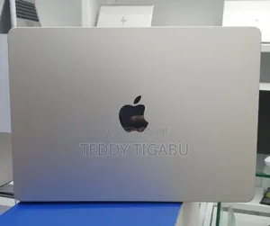 New Laptop Apple MacBook Air 2024 M3 13-Inch 16GB SSD 512GB