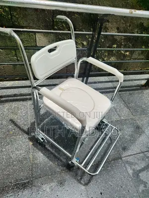 Commode Wheelchair軍隊commode Wheelchair段的commode Wheelchair