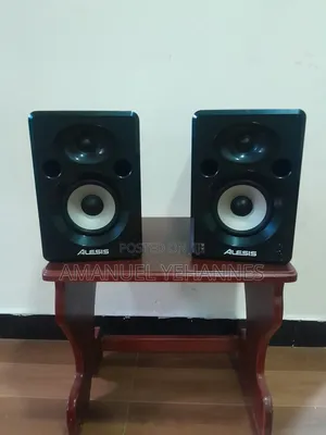 Photo - Alesis Elevate 5 Mkii Powered Studio Speaker.