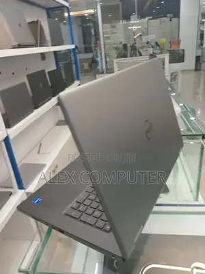 New Laptop Dell Precision 7780 32GB Intel Core I7 SSD 1T