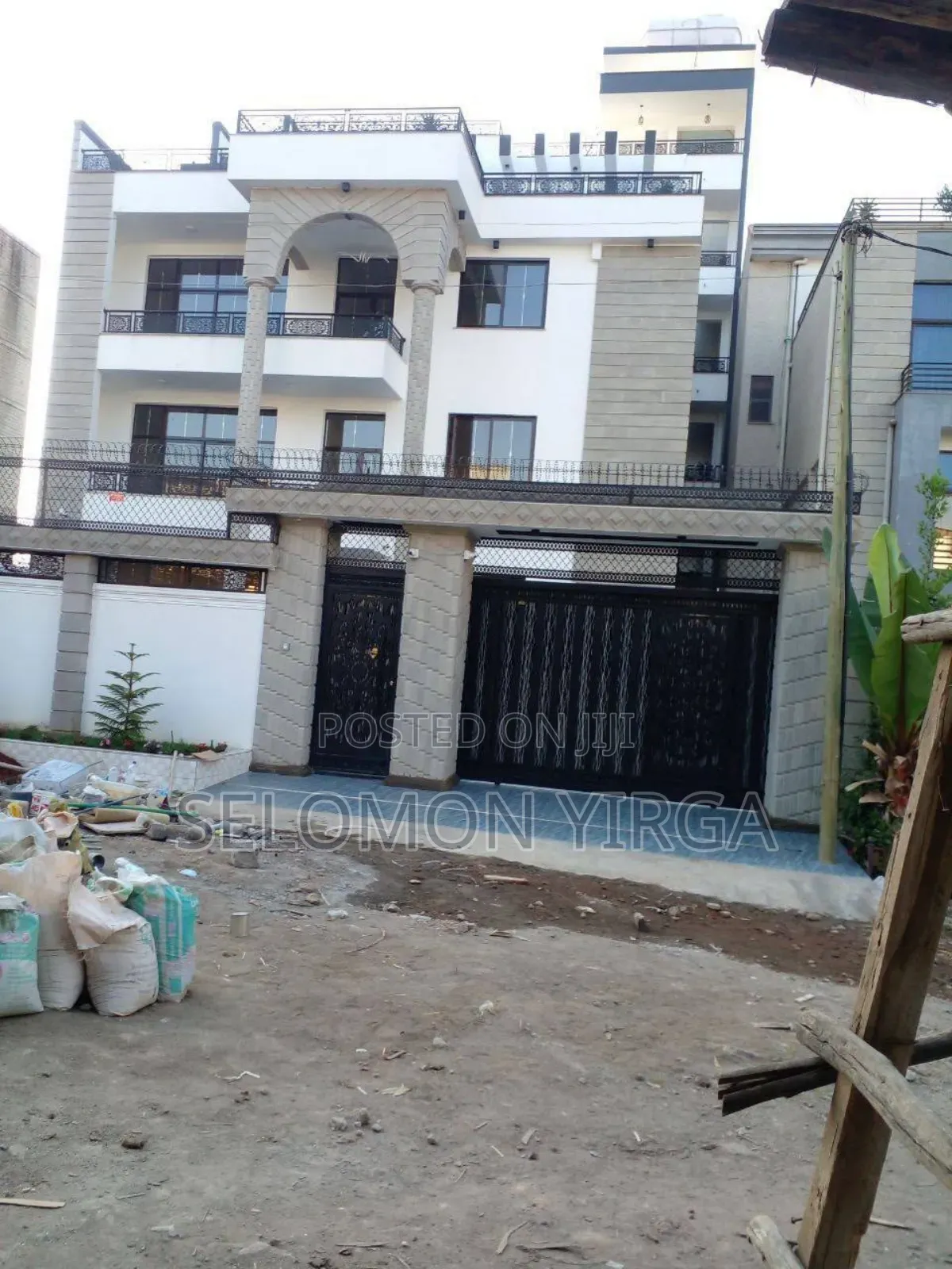 10bdrm Farm House in Adis Ababa, Bole for sale