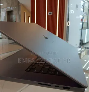 New Laptop Apple MacBook Pro M1 16GB Apple M1 Pro SSD 1T