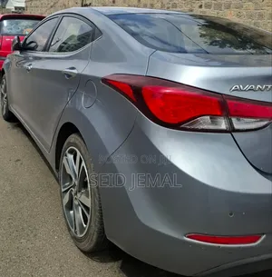 Hyundai Avante 2015 Silver