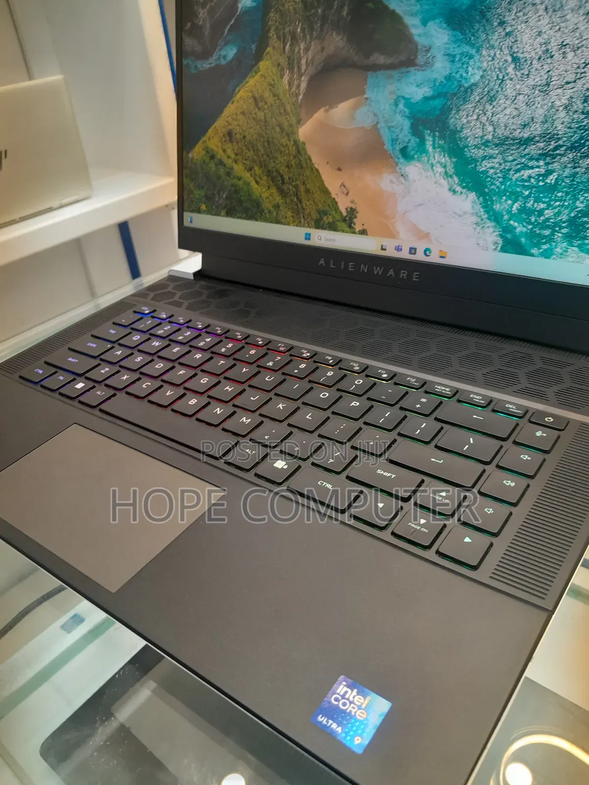 New Laptop Alienware M17x R2 32GB Intel Core Ultra 9 SSD 2T