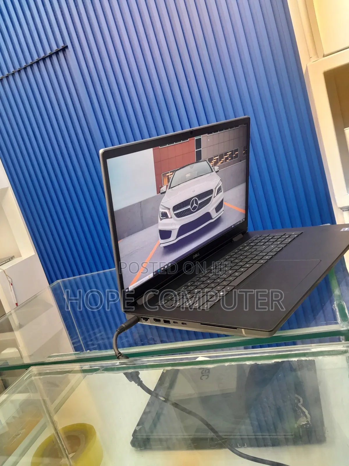 New Laptop Dell Precision 7780 32GB Intel Core I7 SSD 1T