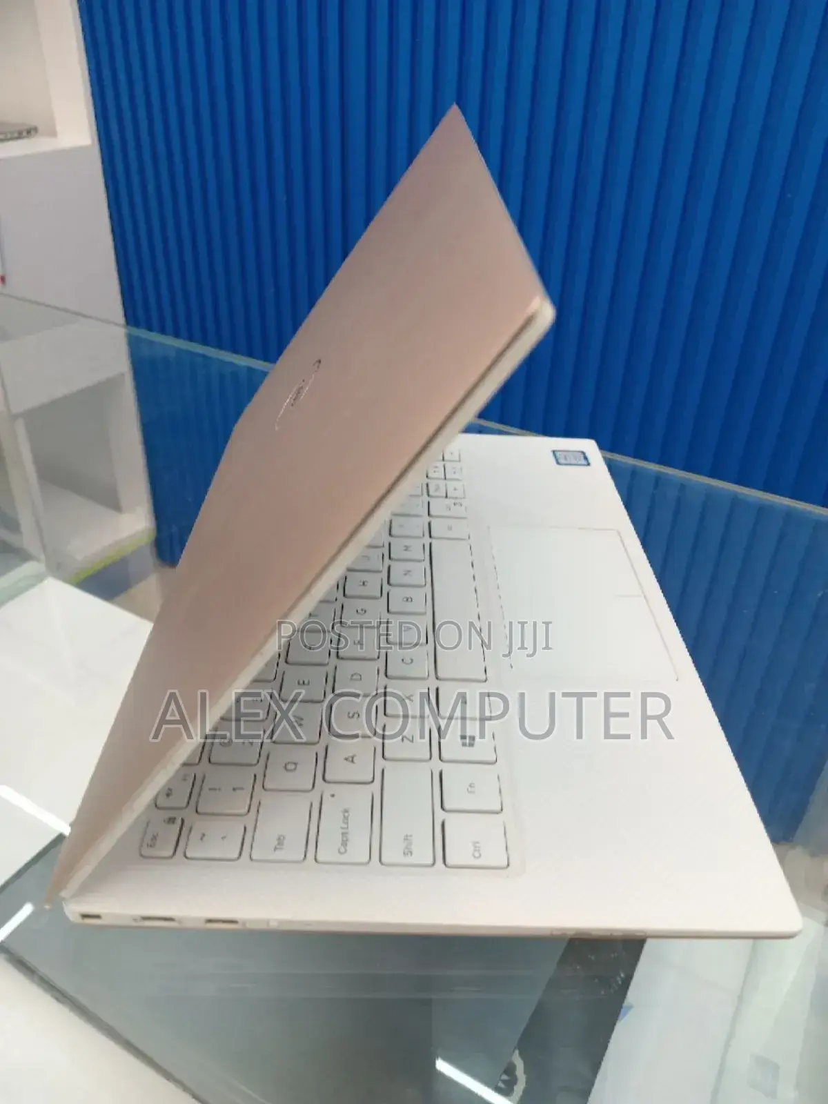 New Laptop Dell XPS 13 8GB Intel Core I7 SSD 256GB