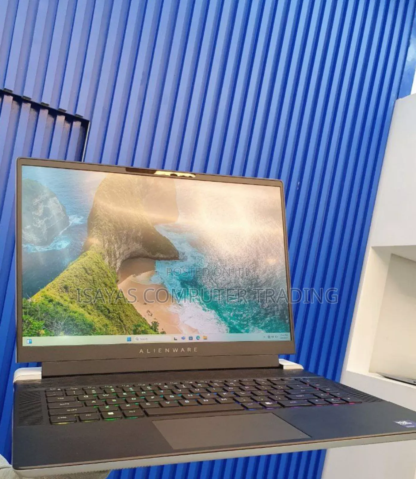 New Laptop Alienware Area-51m 32GB Intel Core Ultra 9 SSD 1T