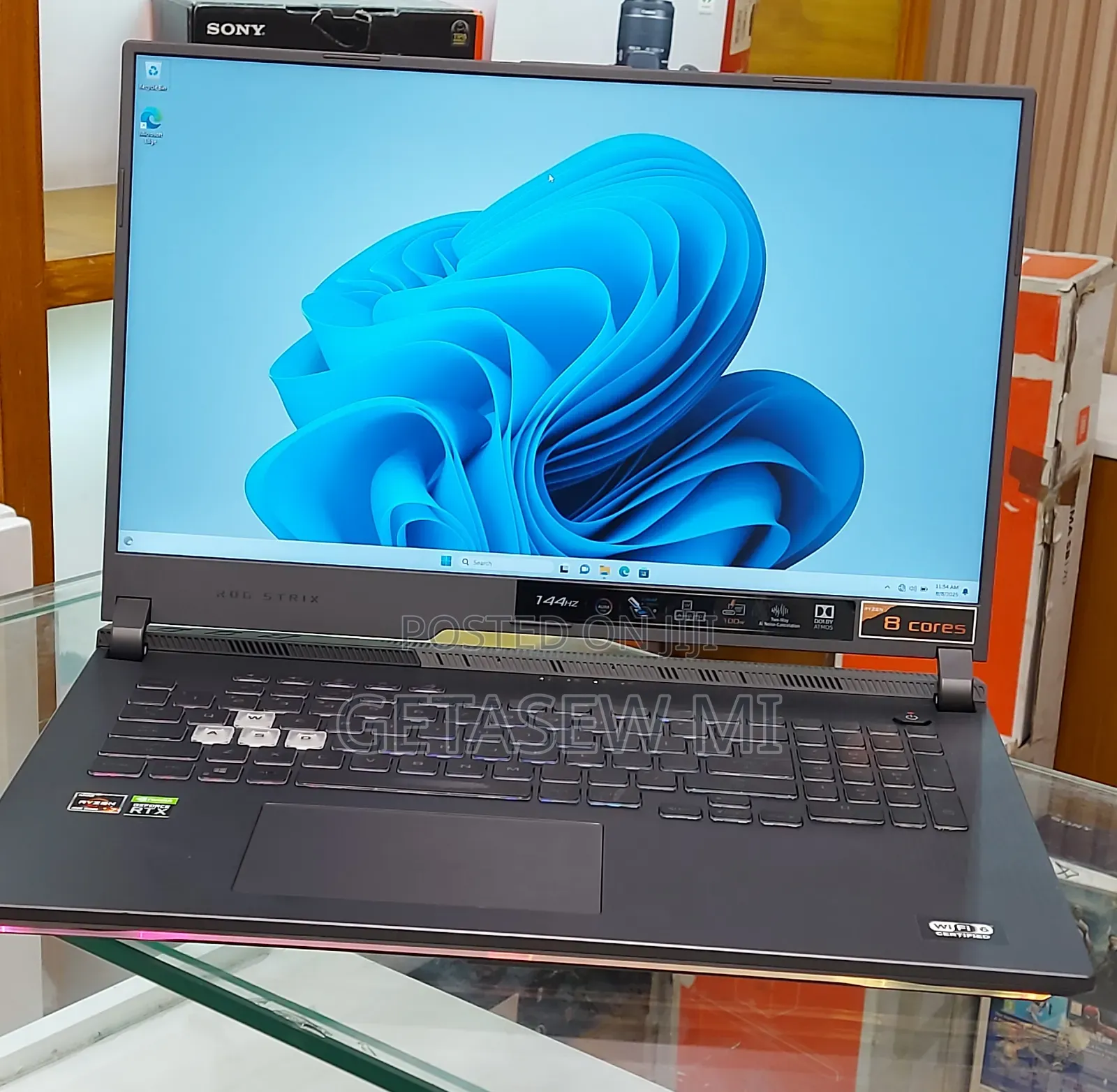 New Laptop Asus ROG Strix G17 16GB AMD Ryzen 7 SSD 1T