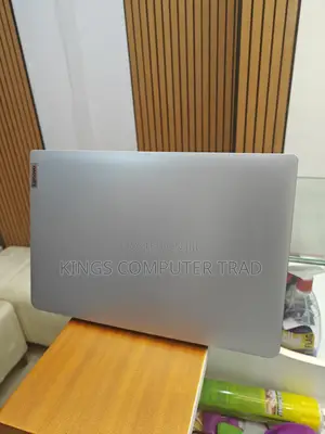 New Laptop Lenovo Chromebook C630 8GB AMD Ryzen 5 SSD 512GB