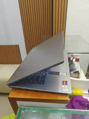 New Laptop Lenovo Chromebook C630 8GB AMD Ryzen 5 SSD 512GB