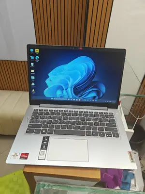 Photo - New Laptop Lenovo Chromebook C630 8GB AMD Ryzen 5 SSD 512GB