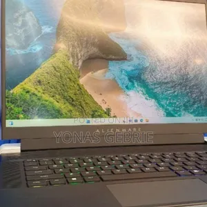 New Laptop Alienware M17x R2 32GB Intel Core Ultra 9 SSD 1T