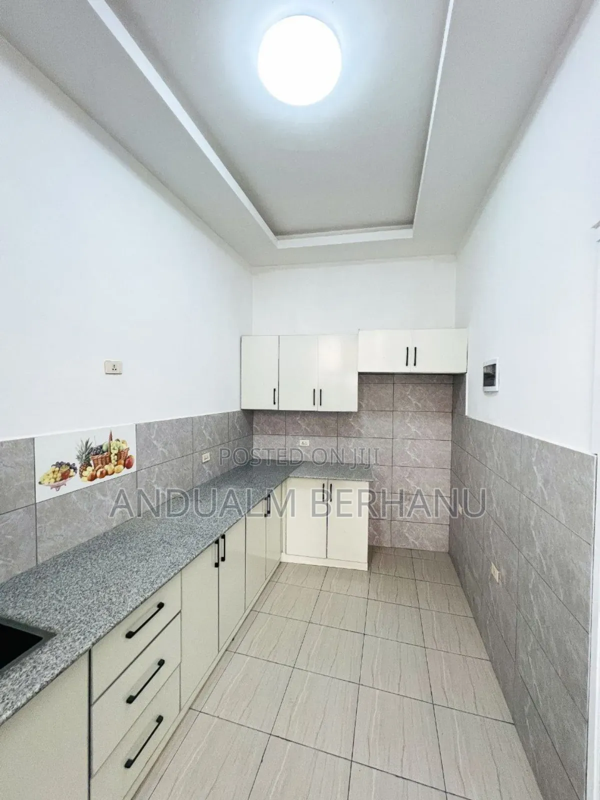 4bdrm Block of Flats in Privet, Bole for sale