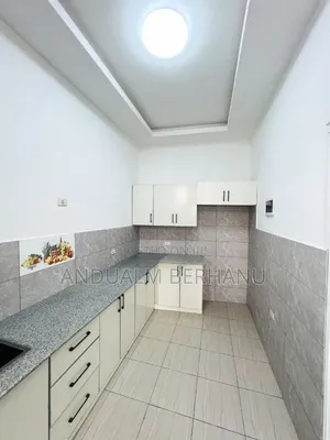 4bdrm Block of Flats in Privet, Bole for sale