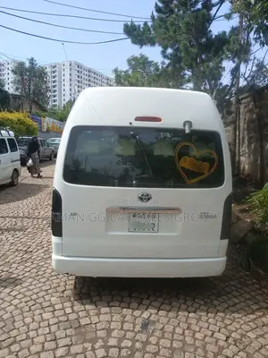 Toyota HiAce 2016 White