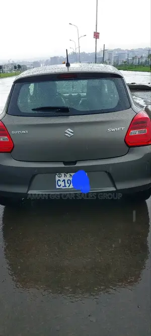 Suzuki Swift 2024 Gray