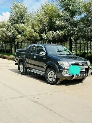 Toyota Hilux 2014 Black