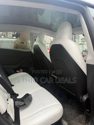 Tesla Model Y 2025 Black