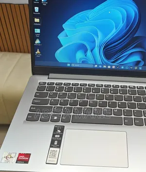 New Laptop Lenovo Ideapad 3 8GB AMD SSD 512GB