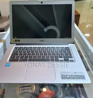 Photo - Laptop Asus 4GB Intel Celeron SSD 32GB