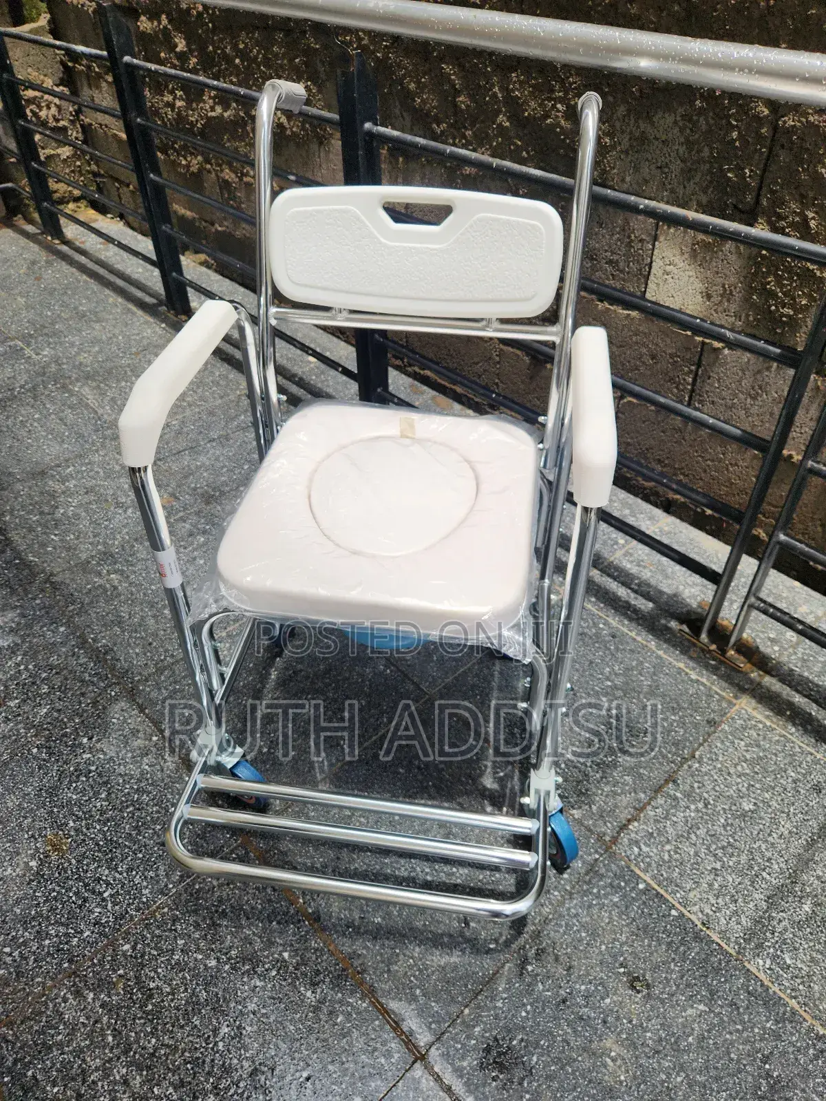 Comfy Commode Wheelchair冤枉commode Wheelchair段落wheelchair New