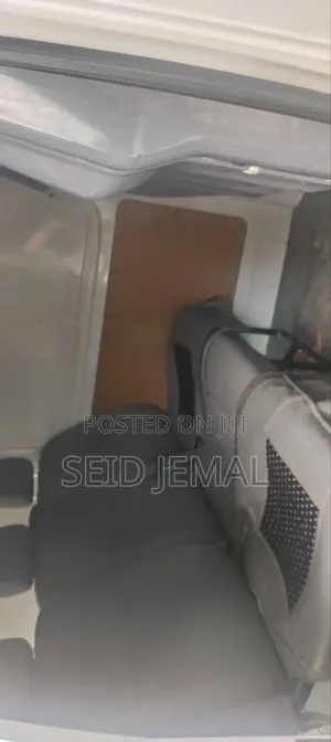 Toyota HiAce 2010 White