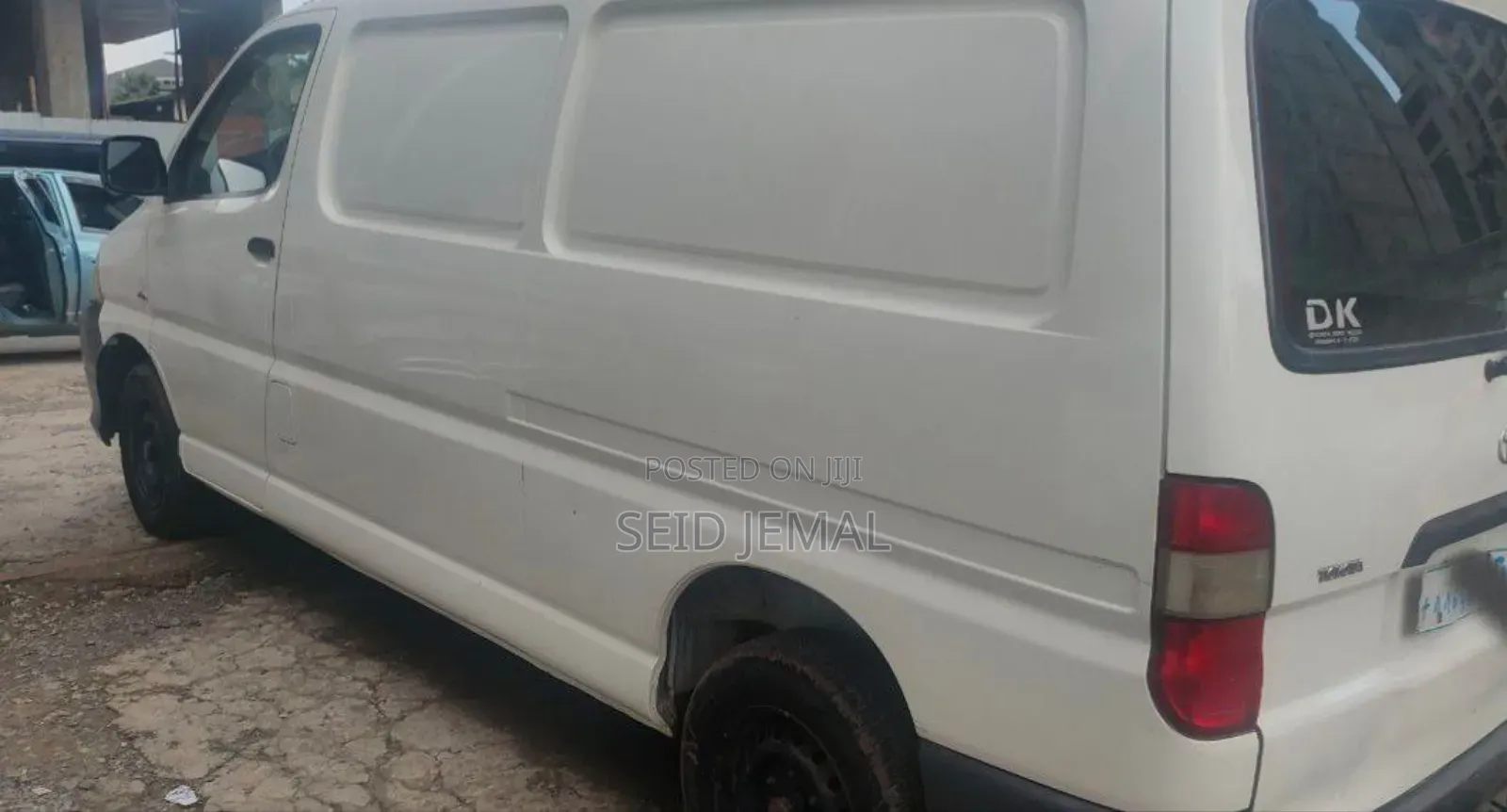 Toyota HiAce 2010 White