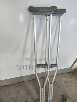 Photo - Crutches肺炎axillary Bilateral Crutches喬木axillary Crutches New
