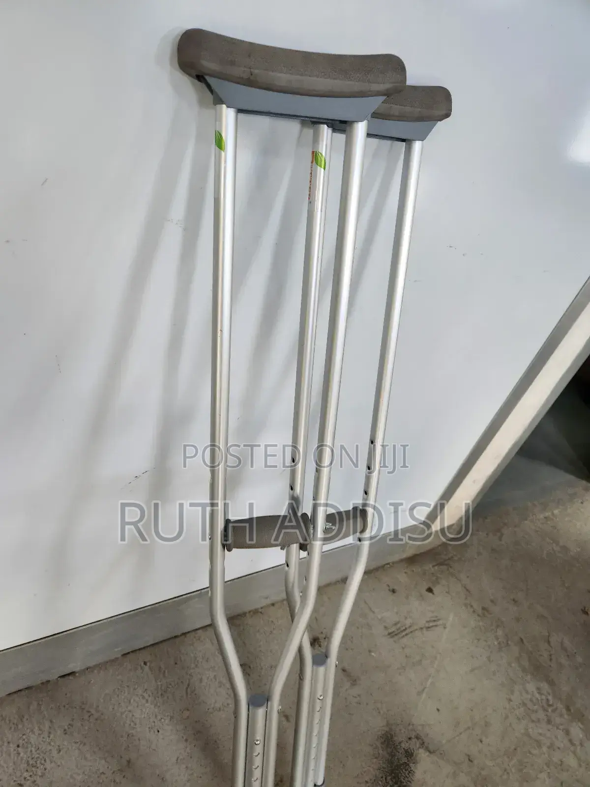 Axillary Bilateral Crutches朱紅axillary Crutches軍方crutches New