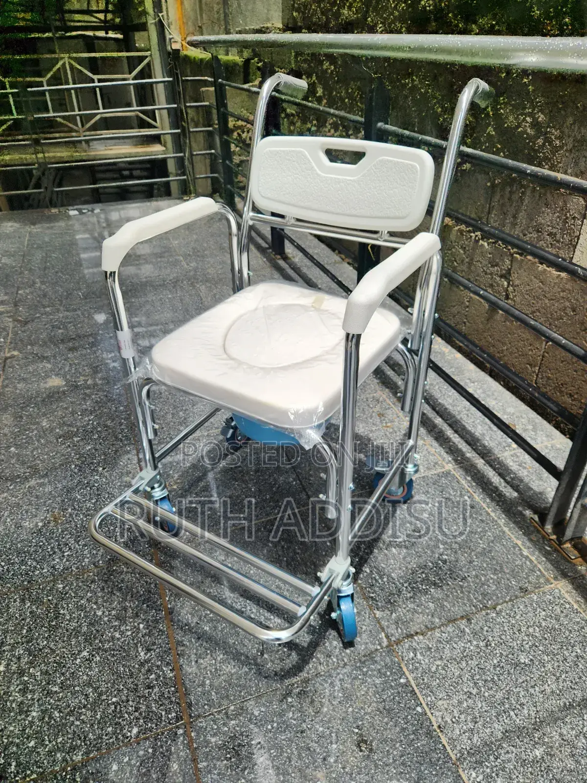 Wheelchair Commode吞併commode Wheelchair重大commode Wheelchair