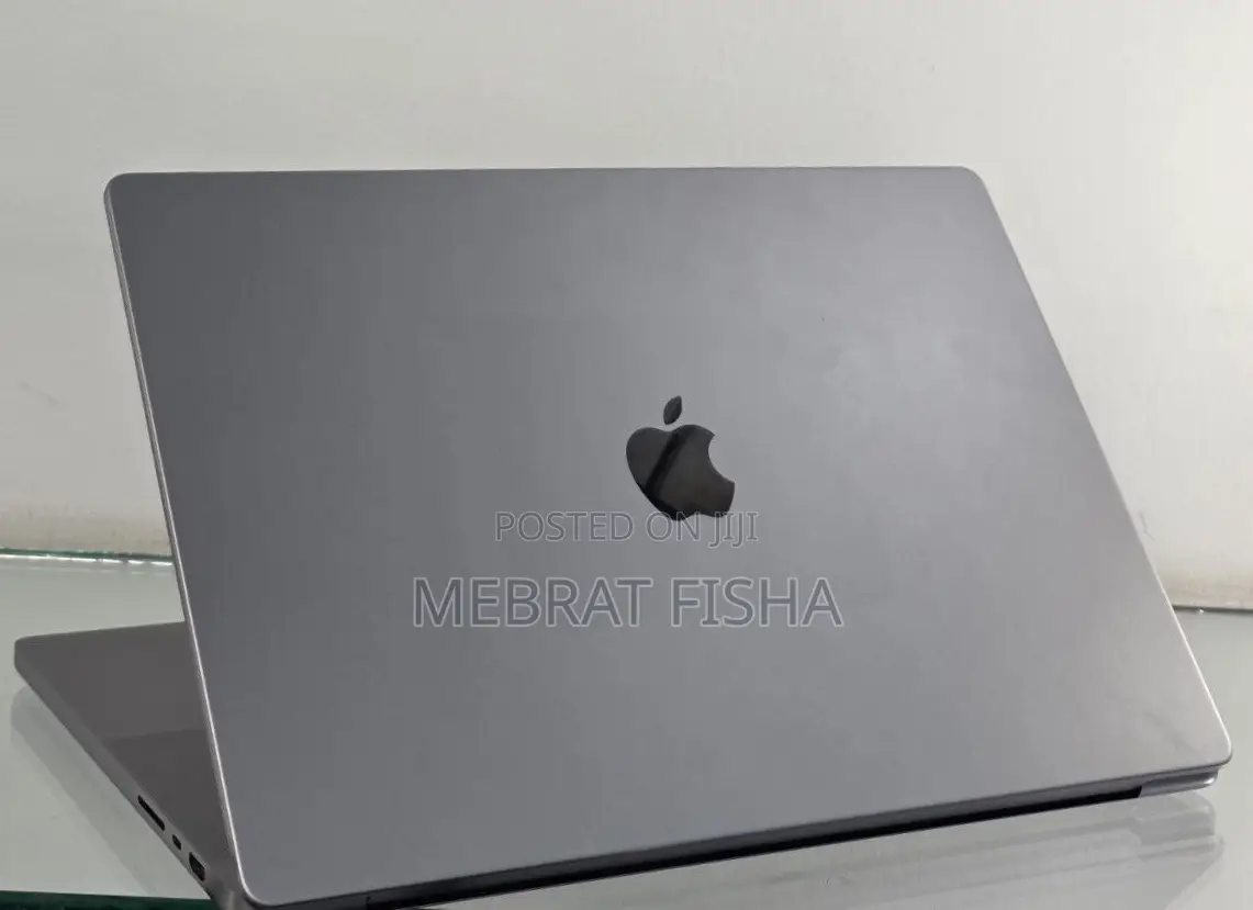 New Laptop Apple MacBook Pro 16GB Apple M2 SSD 512GB