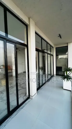 6bdrm Farm House in Adis Ababa, Bole for sale