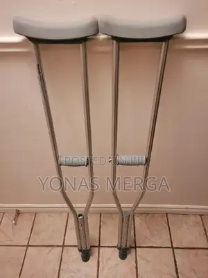 Photo - Alluminum Crutches for Users 5'10-6'6 Ft Tall//Crutches