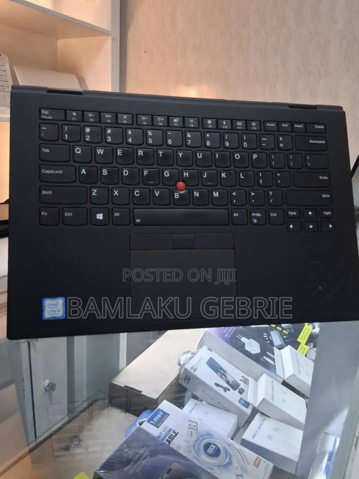 New Laptop Lenovo Yoga 700 8GB Intel SSD 512GB