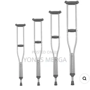 Photo - Underarm Crutches膠布these Crutches Provide Support Stability
